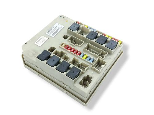 Used Fuse box RENAULT CLIO III (BR0/1, CR0/1) 1.5 dCi (75 hp) 31696373