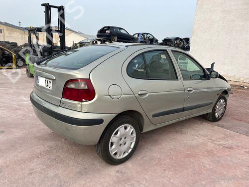 Engine control unit (ECU) RENAULT MEGANE I (BA0/1_)  | BP31263875M57 