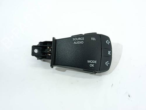 Used Steering wheel controls RENAULT MEGANE IV Hatchback (B9A/M/N_) 1.2 TCe 100 (B9MS) (100 hp) 29219731