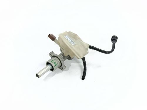 brake-master-cylinder-peugeot-307-3ac-2000-2001-2002-2003-2004-2005-2006-2007-2008-2009-2010-2011-2012-34631474 main image