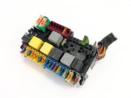 Used Fuse box Fuse box 38922611 38922611