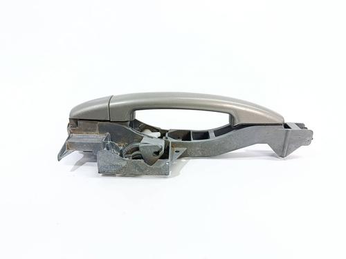 Używane Klamka zewnętrzna drzwi tylnych lewych PEUGEOT 5008 (0U_, 0E_) 1.6 HDi (114 hp) 30555469