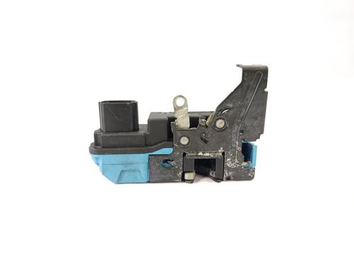 Front left lock VOLVO S60 I (384) 2.4 D | BP25024197C98 