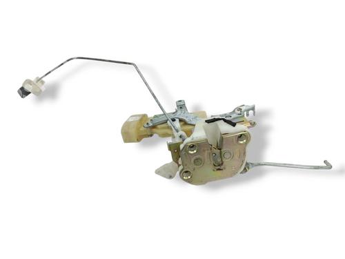 Højre fortil lås TOYOTA YARIS VERSO (_P2_) 1.3 (NCP20_, NCP22_, NCP20R, NCP22R) (86 hp) 33166843