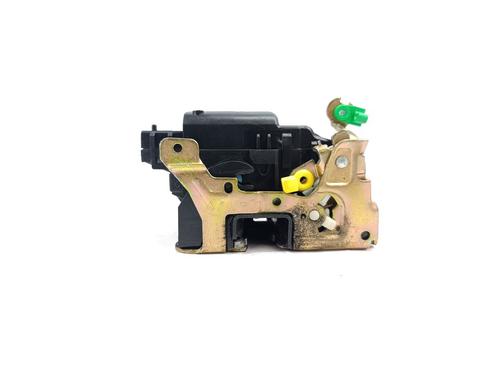 Front right lock NISSAN INTERSTAR Van (X70)  | BP22560695C97 