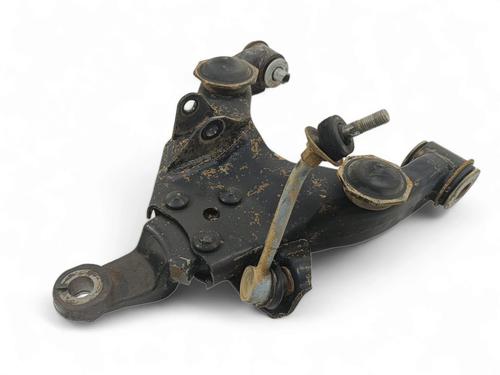 Used Left front suspension arm TOYOTA LAND CRUISER 90 (_J9_) 3.0 TD (KZJ90_, KZJ95_, KZJ90R, KZJ95R, KZJ90W, KZJ95W) (125 hp) 20342635