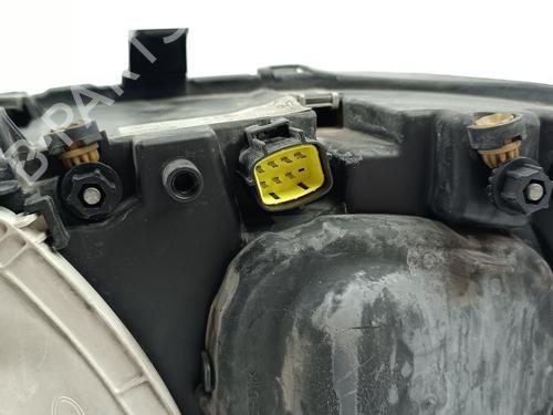 Right headlight CHRYSLER VOYAGER IV (RG, RS) 2.8 CRD | BP15860961C29 