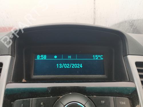 Used Display monitor CHEVROLET CRUZE Hatchback (J305) [2010-2025]  16917895
