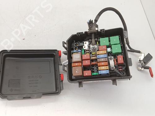 Used Fuse box Fuse box 38872546 38872546