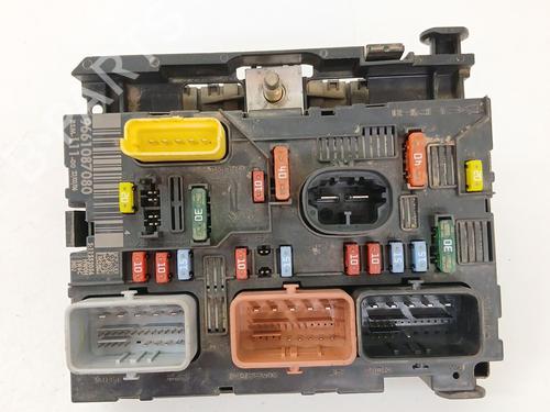 Used Fuse box Fuse box 38702099 38702099