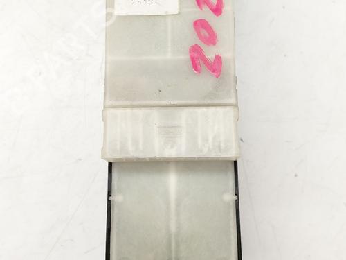 Left front window switch SUZUKI GRAND VITARA II (JT, TE, TD) 1.9 DDiS All-wheel Drive (JT419, TD44, JB419WD, JB419XD,... | BP31995645I27