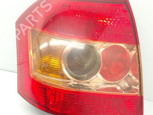 Used Right taillight TOYOTA COROLLA (_E12_) 1.6 VVT-i (ZZE121_, ZZE121R) (110 hp) 27241788