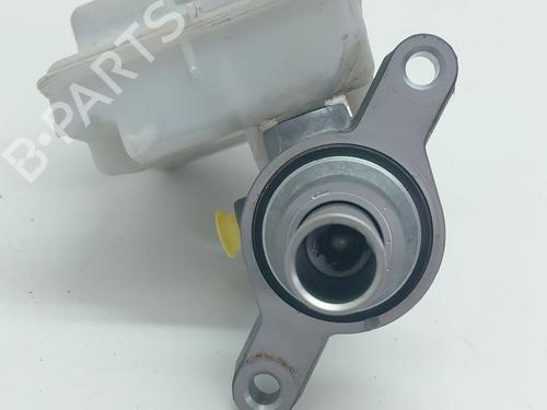 Used Brake master cylinder RENAULT TWINGO III (BCM_, BCA_) [2014-2025]  30203372