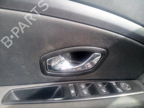Used Front left interior door handle RENAULT MEGANE III Hatchback (BZ0/1_, B3_) [2008-2025]  15974830
