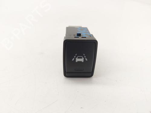 switch-nissan-micra-v-k14-2016-33208389 main image