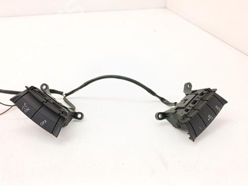 Used Steering wheel controls Steering wheel controls FORD FOCUS C-MAX (DM2) 1.6 TDCi (90 hp) 34059191 34059191