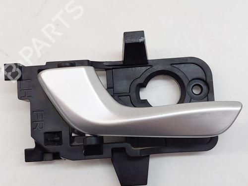 Used Front left interior door handle KIA STONIC (YB) [2017-2026]  30329627