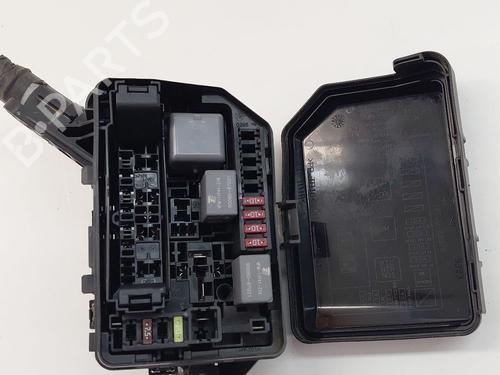 Used Fuse box TOYOTA YARIS (_P13_) 1.3 (NSP130_, NSP130) (99 hp) 30296759