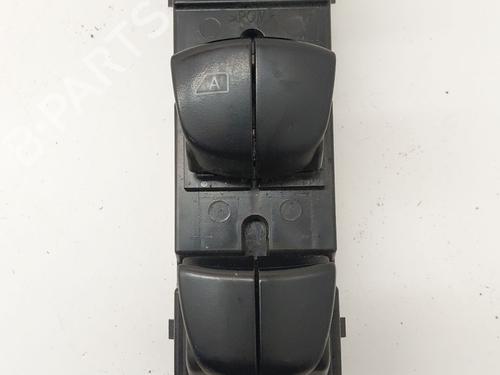 Used Left front window switch NISSAN JUKE (F15) 1.2 DIG-T (115 hp) 31590029