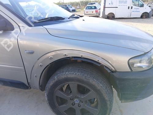 Used Right front fenders Right front fenders VOLVO V70 II (285) D5 AWD (163 hp) 35919468 35919468