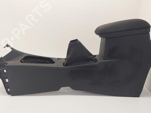 Used Armrest / Center console TOYOTA AURIS (_E18_) 2.0 D-4D (ADE186_, ADE186R) (124 hp) 32264366