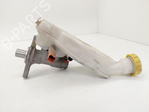 Used Brake master cylinder Brake master cylinder PEUGEOT 208 I (CA_, CC_) 1.2 VTI 82 (82 hp) 32518346 32518346