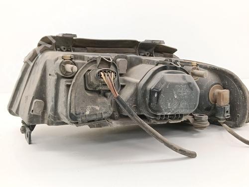 Right headlight AUDI A4 B5 (8D2) 1.9 TDI | BP37263673C29 - Image 2