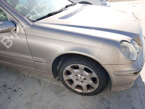 Used Right front fenders Right front fenders MERCEDES-BENZ C-CLASS (W203) C 220 CDI (203.008) (150 hp) 39987406 39987406
