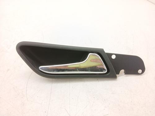 Used Front right interior door handle Front right interior door handle MERCEDES-BENZ B-CLASS Sports Tourer (W245) B 180 CDI (245.207) (109 hp) 39802695 39802695