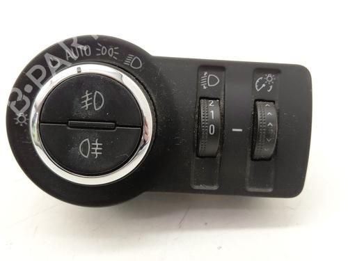 Used Headlight switch OPEL INSIGNIA A (G09) 2.0 CDTI (68) (131 hp) 31854768