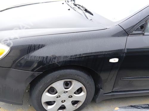 Guarda-lamas esquerdo KIA CERATO I Saloon (LD) 2.0 CRDi (112 hp) 32166604