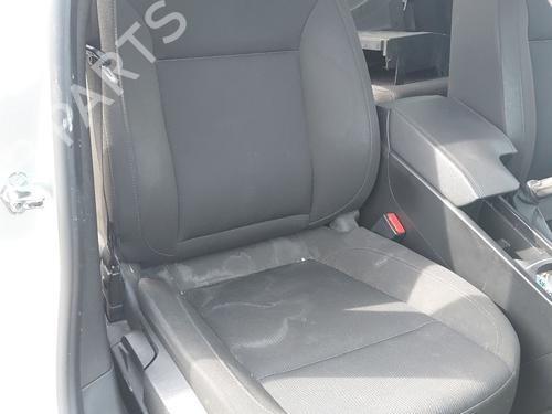 Siège avant droit OPEL INSIGNIA A (G09) 2.0 CDTI (68) (131 hp) 31804863