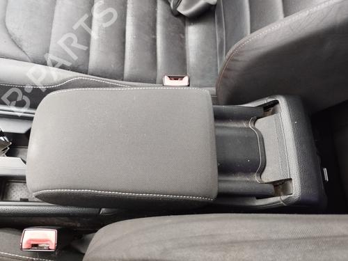 Used Armrest / Center console VW GOLF VII (5G1, BQ1, BE1, BE2) [2012-2021]  17230871