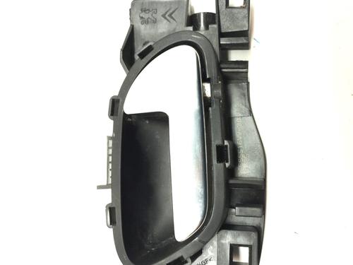 Used Front left interior door handle PEUGEOT 208 I (CA_, CC_) [2012-2020]  16921401