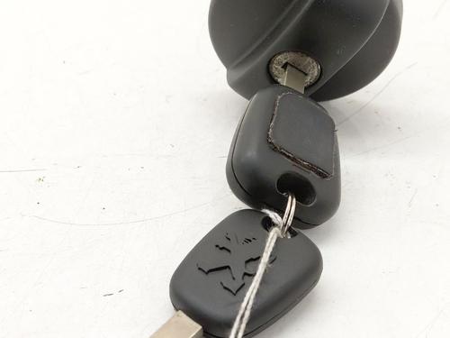 Used Fuel flap PEUGEOT 307 SW (3H) 2.0 HDI 90 (90 hp) 31814475