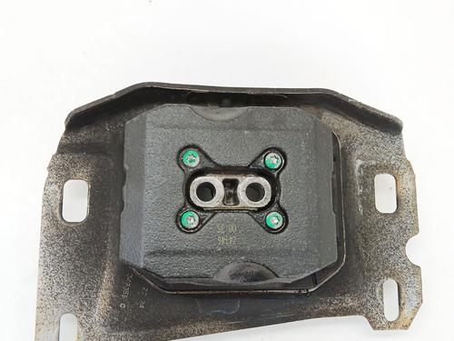 Used Engine mount Engine mount PEUGEOT 3008 II SUV (MC_, MR_, MJ_, M4_) 2.0 BlueHDi 136 (136 hp) 35920317 35920317
