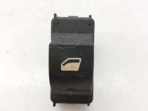 Used Right front window switch Right front window switch PEUGEOT 5008 (0U_, 0E_) 2.0 HDi 150 / BlueHDi 150 (150 hp) 34632888 34632888
