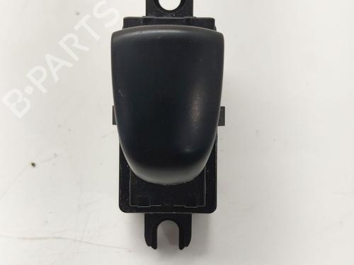 Højre bagtil elrude kontakt NISSAN JUKE (F15) 1.2 DIG-T (115 hp) 31590037