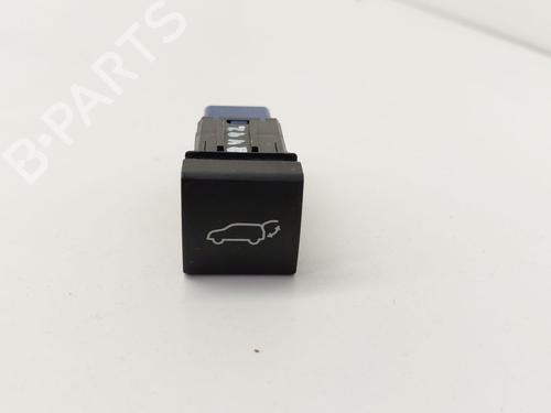 switch-toyota-rav-4-v-_a5_-_h5_-2018-32168871 main image