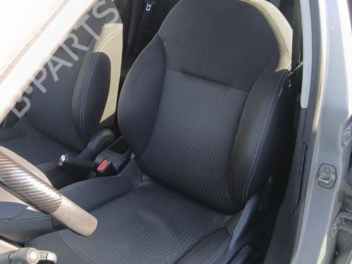 Sæde venstre fortil Sæde venstre fortil PEUGEOT 208 I (CA_, CC_) 1.2 PureTech 82 (82 hp) 35804498 35804498
