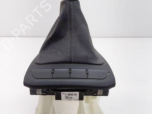 Used Gear lever KIA STONIC (YB) [2017-2025]  30399177