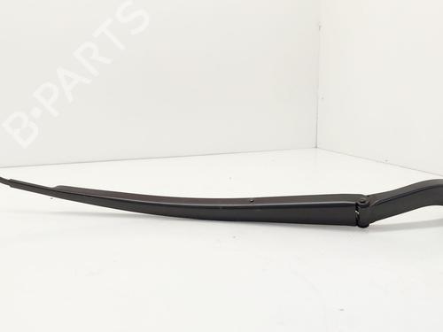 Used Front windshield wiper arm TOYOTA RAV 4 V (_A5_, _H5_) 2.5 Hybrid AWD (AXAH54) (178 hp) 32168885