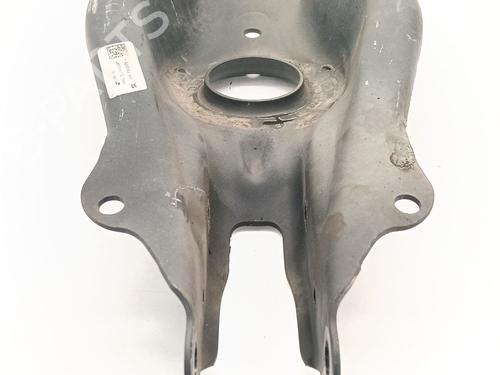 Venstre bak bærearm MERCEDES-BENZ E-CLASS Convertible (A238) E 200 (238.442) (184 hp) 30858126