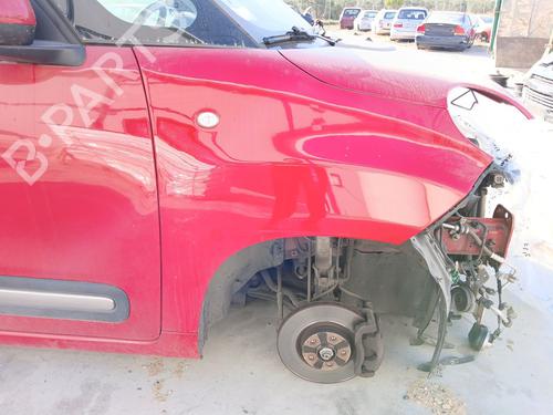 right-front-fenders-fiat-500l-351_-352_-2012-36664816 main image
