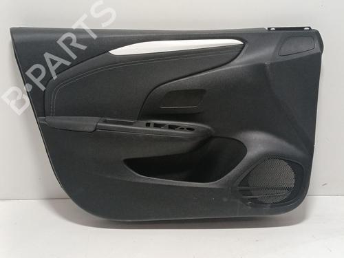 Forreste venstre beklædning Forreste venstre beklædning OPEL CORSA F (P2JO) 1.2 (68) (101 hp) 33964890 33964890