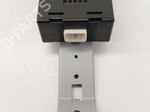 Used Electronic module NISSAN JUKE (F15) 1.2 DIG-T (115 hp) 31594933