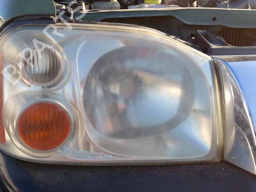 Used Right headlight NISSAN PICK UP (D22) 2.5 Di 4WD (133 hp) 30060095