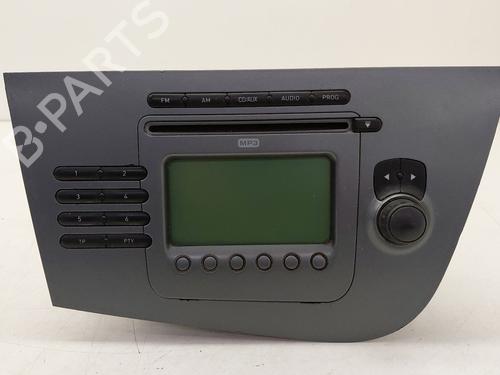 Used Radio SEAT LEON (1P1) 1.9 TDI (105 hp) 31828623