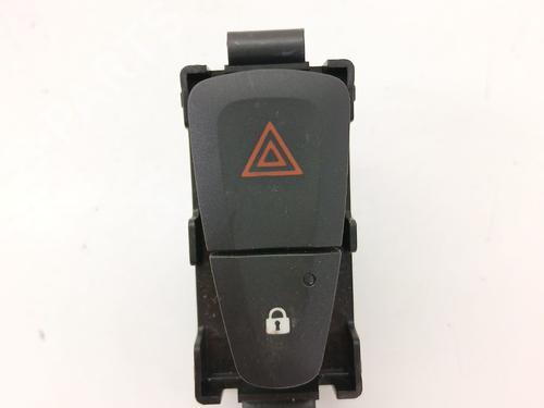 warning-switch-renault-megane-iii-hatchback-bz01_-b3_-2008-35728257 main image