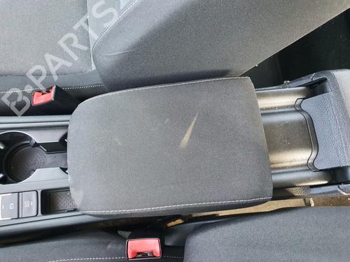Used Armrest / Center console VW GOLF VII (5G1, BQ1, BE1, BE2) [2012-2021]  18945313
